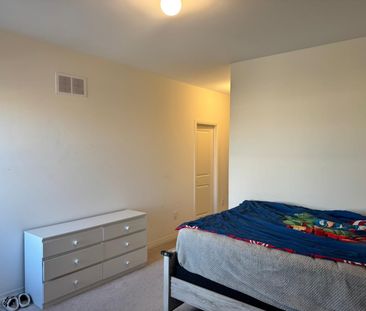 For Lease - 23 Prince William Boulevard, Clarington, Ontario - Photo 5