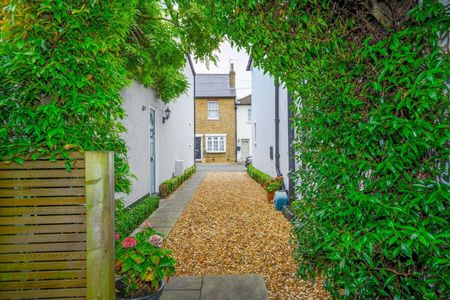 Pantile Road, WEYBRIDGE, KT13 - Photo 5