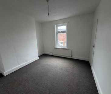 3 bedroom terraced house to rent - Photo 6