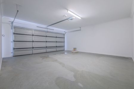 Easy living with low yard maintenance! - Photo 3