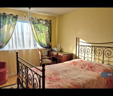 1 bedroom in a house share to rent - Photo 3