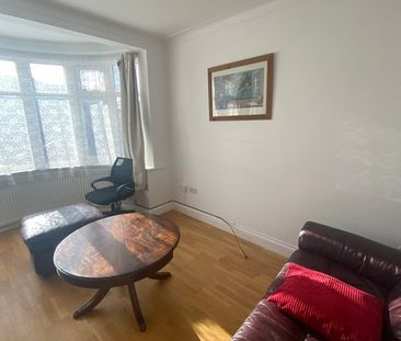 3 Bed Terraced House, Long Elmes, HA3 - Photo 3