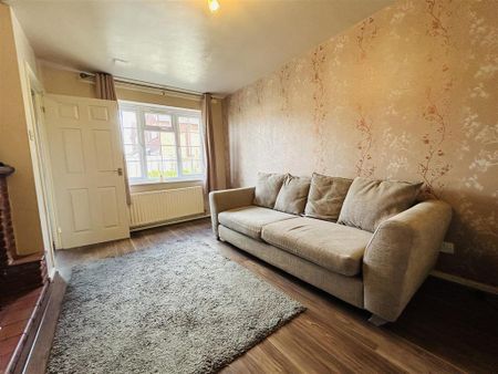 3 bedroom semi-detached house to rent - Photo 3