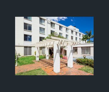 FULLY FURNISHED READY TO MOVE IN STUDIO UNIT - Photo 2