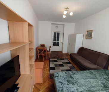 Pronájem bytu 1+kk • 29 m² bez realitkyBaranova, Praha - Žižkov - Photo 1