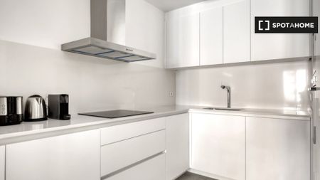 barcelona, Catalonia 08013 - Photo 2