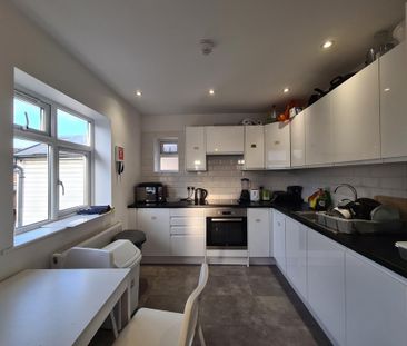 House share to rent - Photo 4