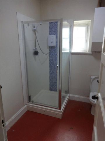 6 bedroom detached house to rent - Photo 5