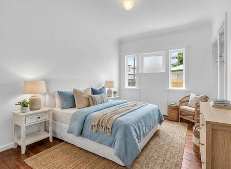 1/16 Earle Lane, TOOWONG - Photo 3