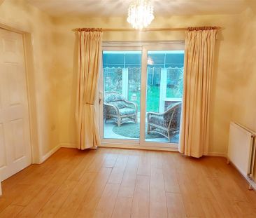 3 bedroom Detached house to rent - Photo 3