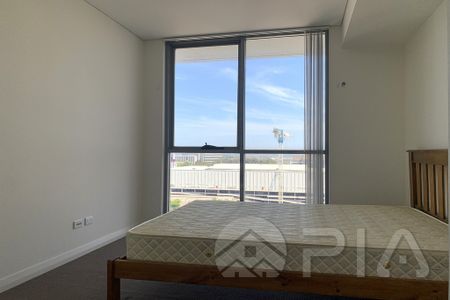 Fully furnished 2 bedrooms apartment+Study with a door for lease now! - Photo 3