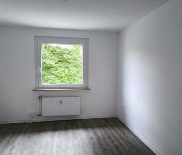 **Gut geschnittene & bezugsfertige 3-Zimmer Wohnung mit Balkon wart... - Photo 1