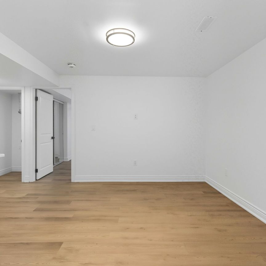 For Lease - 8101 Brookside (LOWER) Drive, Niagara Falls, Ontario - Photo 1