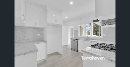 Freshly Renovated Family Haven in Quiet Court Location - Photo 4