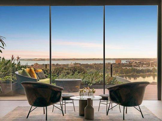 Fully Furnished Natural Light Filled luxury One Bedroom Apartment - Photo 1