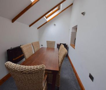 3 bedroom flat to rent - Photo 2