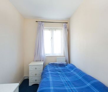 4 Bed Semi-Detached House, Ronnie Lane, E12 - Photo 2