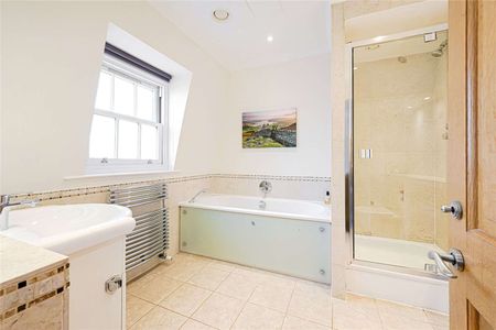 This charming two-bedroom mews house is available on a furnished basis. - Photo 4