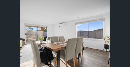 Stylish Living - Photo 3