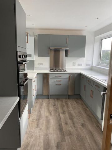 3 bedroom apartment to rent - Photo 3