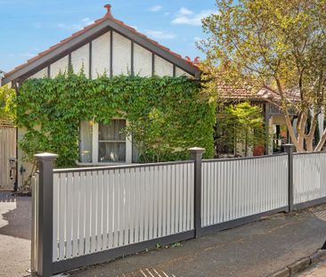 Style & Interior Precision - Photo 2