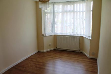 3 bedroom semi-detached house to rent - Photo 4