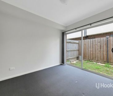21/64 Escapade Boulevard, Craigieburn VIC, Belconnen - Photo 1