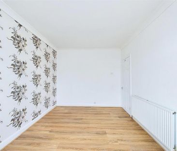 3 bedroom end of terrace house to rent - Photo 6