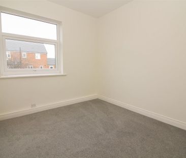 2 bedroom semi-detached house to rent - Photo 5