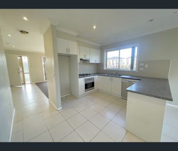 21 Horseshoe Circuit, Truganina, Vic 3029 - Photo 5