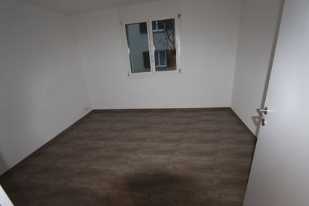 Moderne 4.5 Zi. Wohnungen mit Balkon, eigenem Waschraum und Waschturm - Foto 2