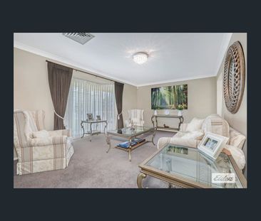 Comfortable 4 Bedroom Family Home - Photo 1