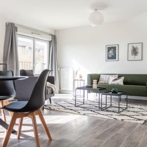 Location Appartement à ST SIMEON DE BRESSIEUX - Photo 1