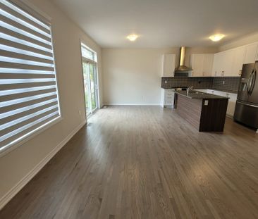 For Lease - 133 Berkely Street, Wasaga Beach, Ontario - Photo 6