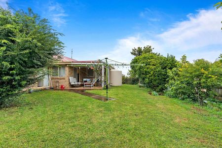 Attractive, Low-set Brick Home in Convenient Location - Photo 5