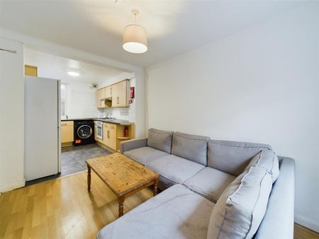 4 bedroom terraced house to rent - Photo 2