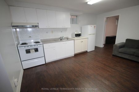 39 Joycedale Street #BASEMENT - Photo 2