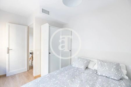 Piso de alquiler en Carrer de Rogent, El Camp de l'Arpa del Clot - Foto 2