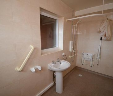 3 bedroom terraced house to rent - Photo 4