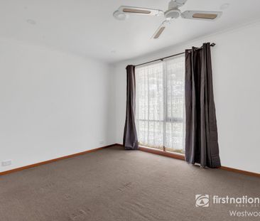 Heir To The Throne! - Photo 4