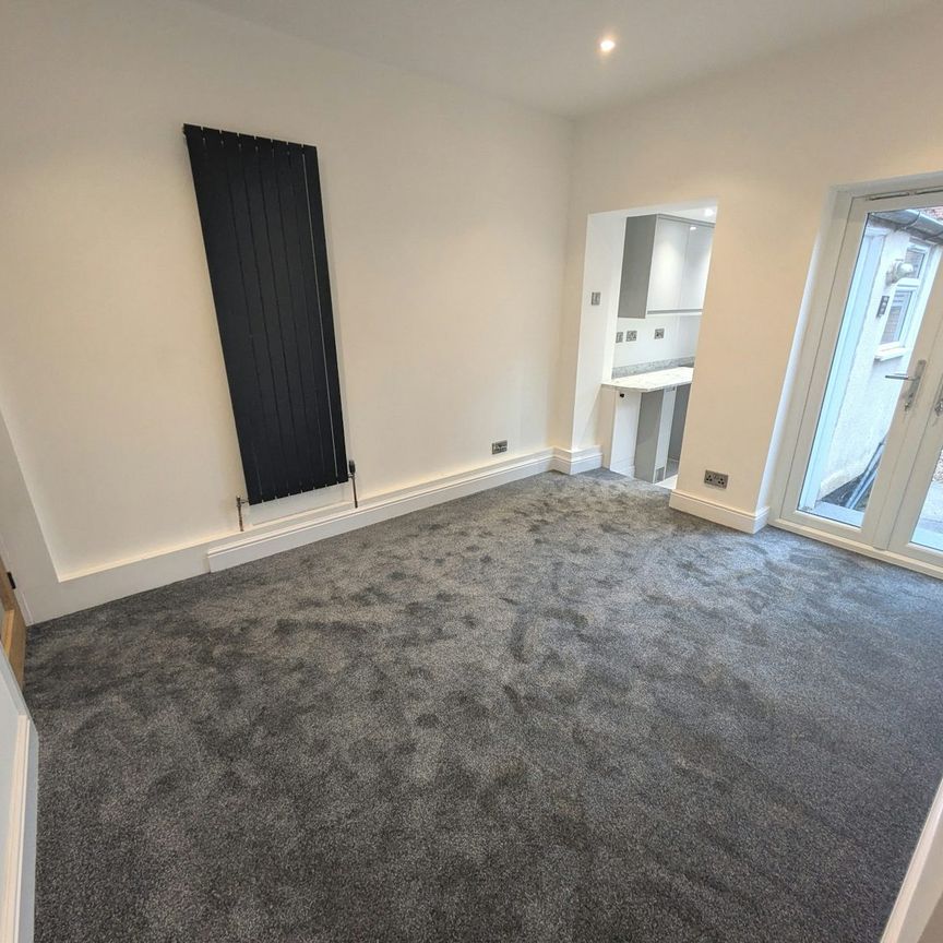 Terraced House to rent on - Photo 1