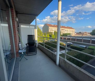 Appartement op 1ste verdieping met 2 slaapkamers en terras. - Photo 2