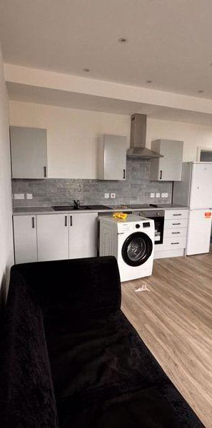 5 bedroom apartment to rent - Photo 1