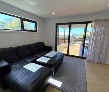 Modern Coastal Living with Water Views – White Beach - Photo 1