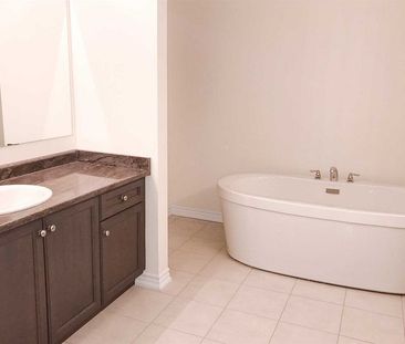 For Lease - 30 Deepwood Crescent, East Gwillimbury, Ontario - Photo 4