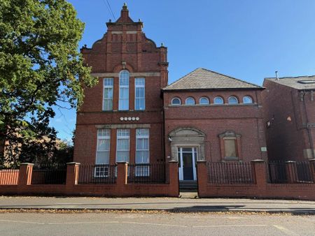 4 bedroom flat to rent - Photo 5