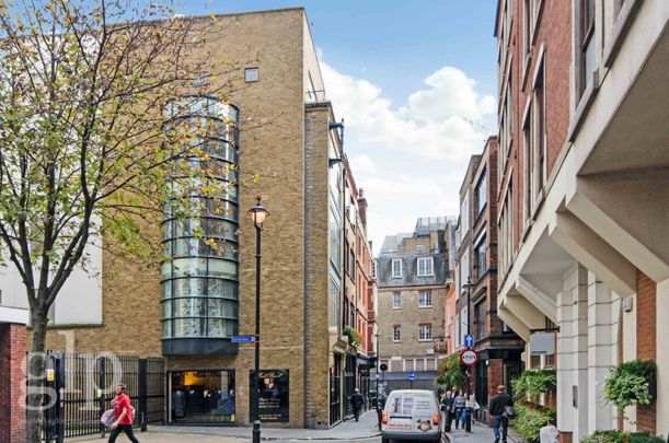 Studio, Marshall Street, Soho, W1F - Photo 1