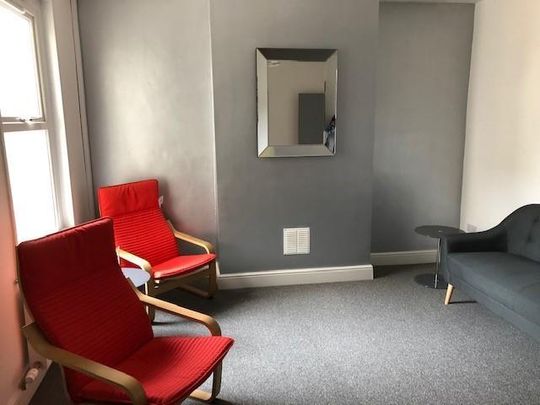 1 bedroom in a house share to rent - Photo 1