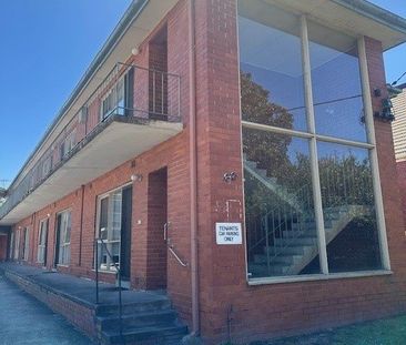 Spacious Apartment! **Application pending** - Photo 2