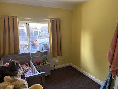 2 Bed End Terrace, Helena Crescent, LE4 - Photo 4